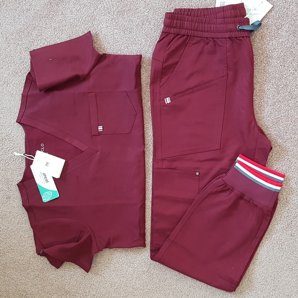 Mediclo Burgundy scrub set - small